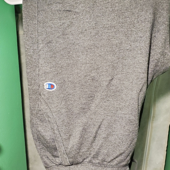 Champions joggers - Picture 2 of 2